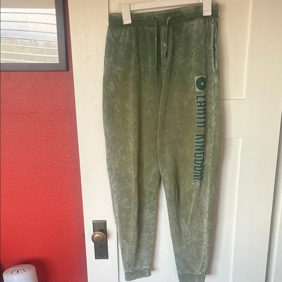 3 Avatar Sweatpants! Air Nomads, Fire Nation, and Earth Kingdom. - Picture 4 of 5